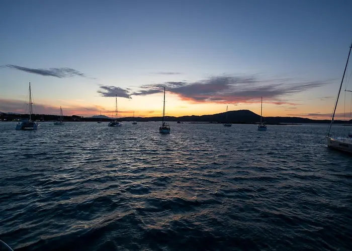 Upupa Sailing A Night Onboard! Botel *