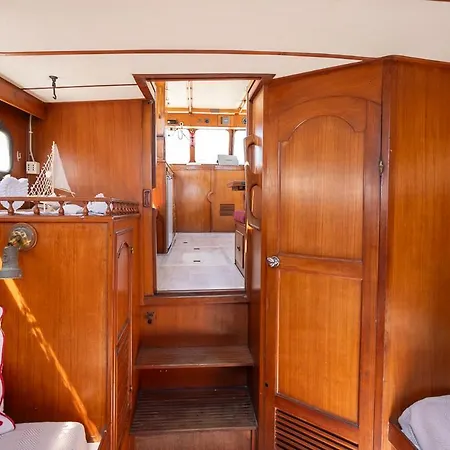 Botel Upupa Sailing A Night Onboard!