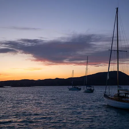 Upupa Sailing A Night Onboard! 船上ホテル ポルト・サン・パーオロ