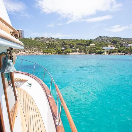 Upupa Sailing A Night Onboard!