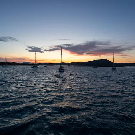 Upupa Sailing A Night Onboard! 船上ホテル ポルト・サン・パーオロ