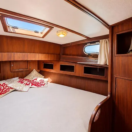 Che Manovra - A Night Onboard!